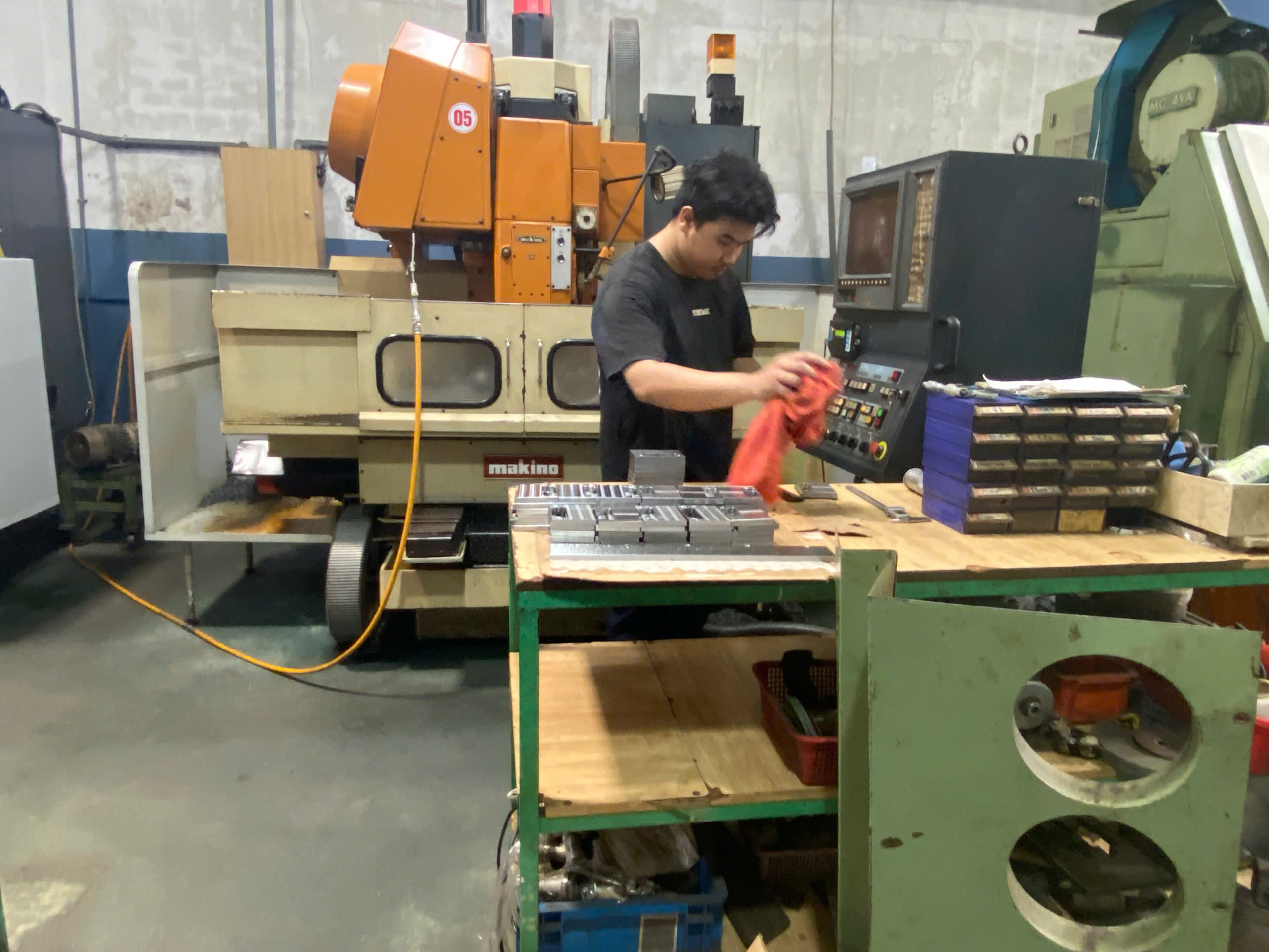 CNC milling machine 8
